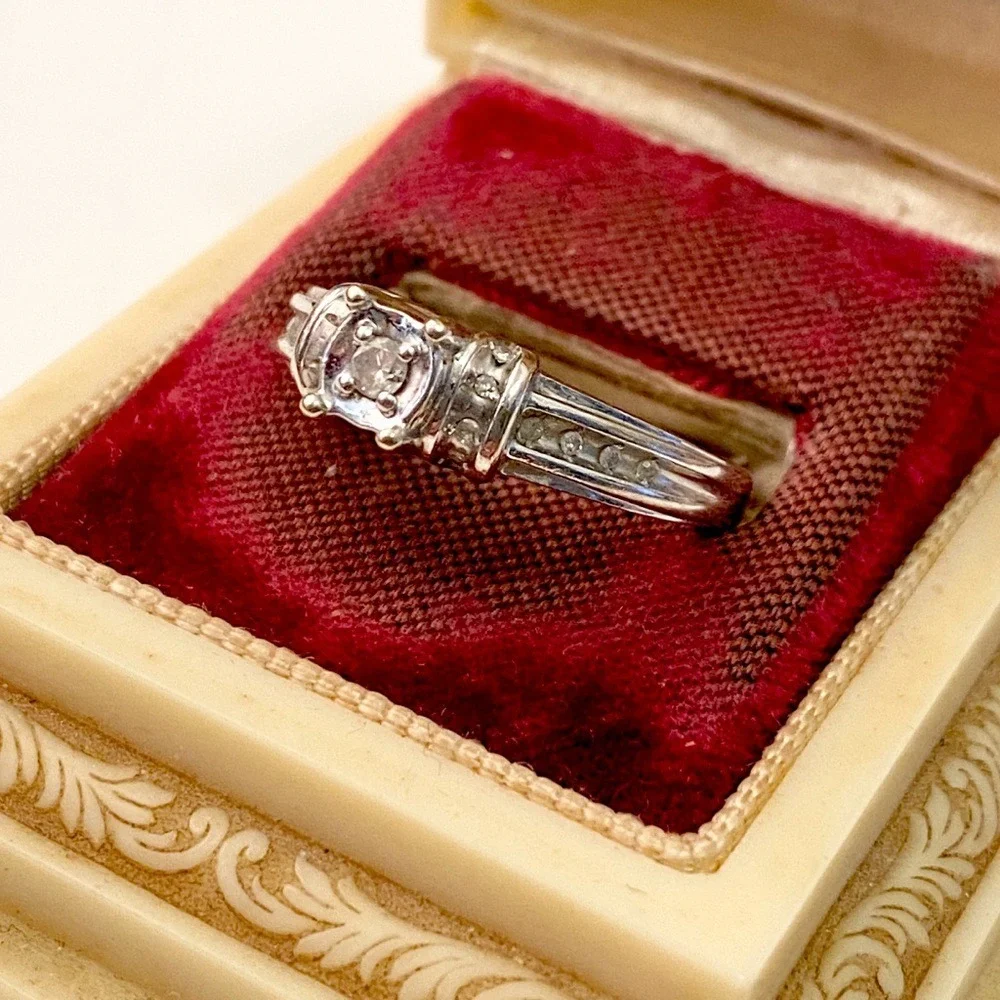 10KT 10K White Gold Diamond Ring‎ Sz 6.75